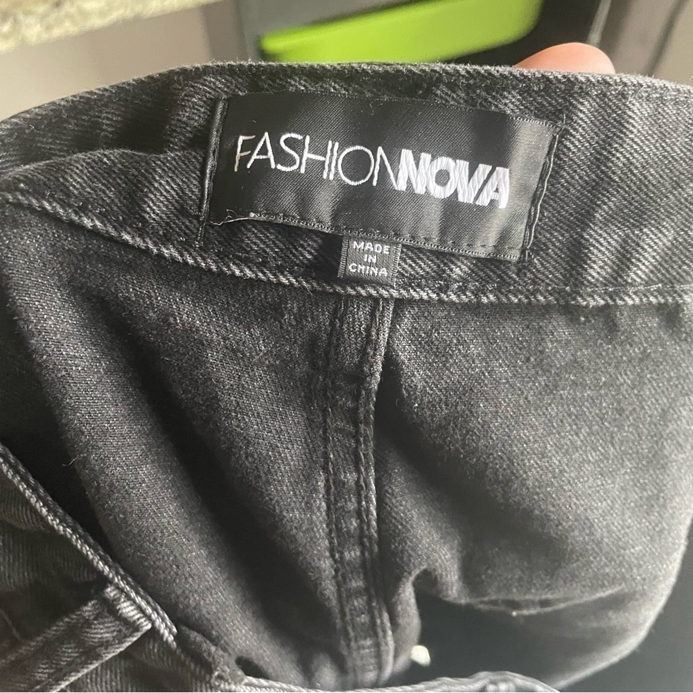 Fashion Nova Women's Black High Rise Cargo Wide Leg Jeans Size 16 Plus Size - Picture 5 of 6